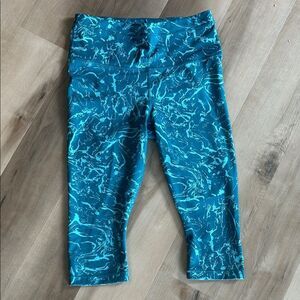 Athleta Accelerate Crop Blue Marble Leggings